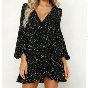 NWT! Hello Molly black dot dress - M